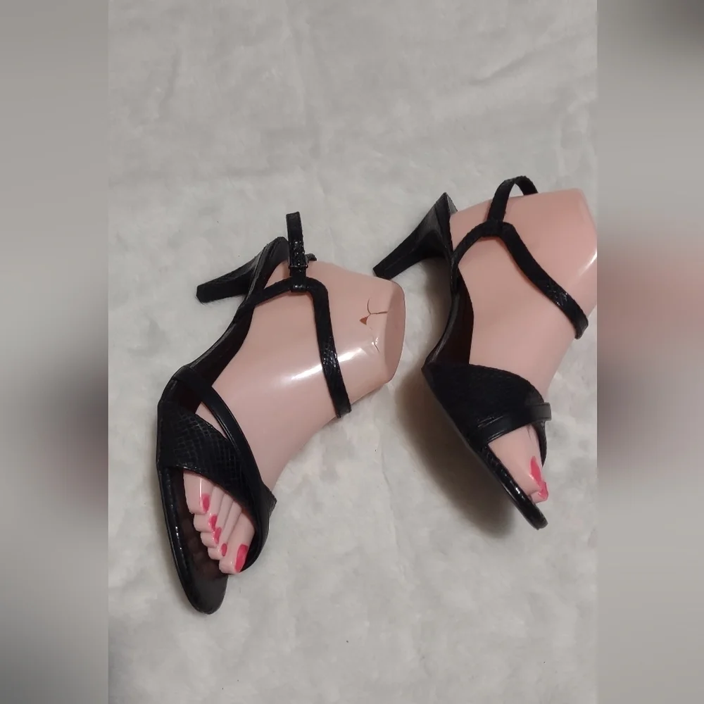 GAP Black Heels with Sleek Design and Comfortable Fit
